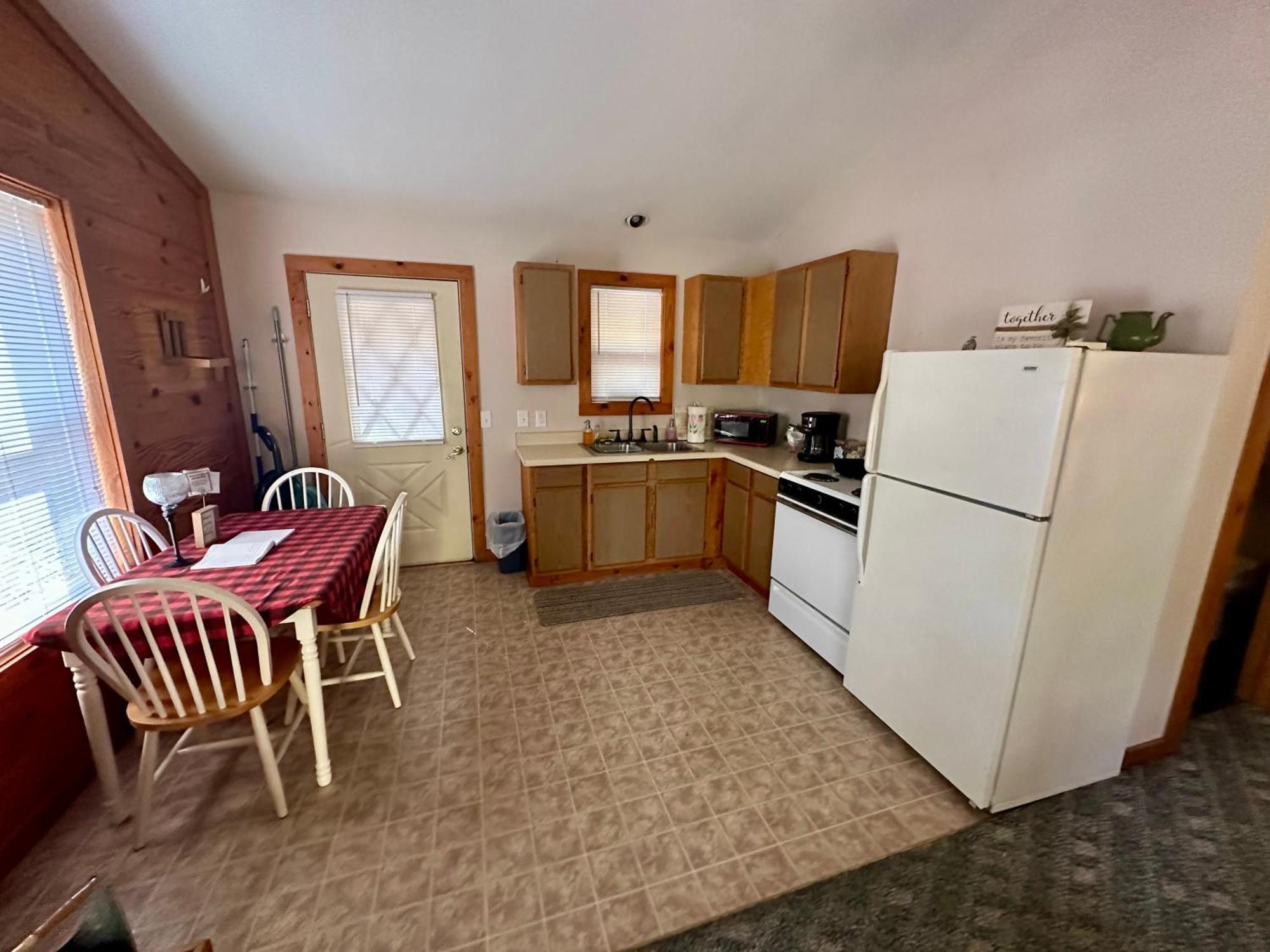 Cedar Creek Cabins #1 - Giant Spa Tub, Large Wooded Porch, Full Kitchen, 1 Bedroom Eureka Springs Εξωτερικό φωτογραφία